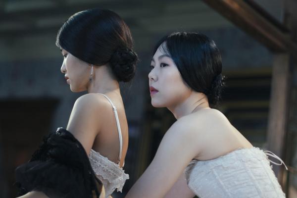 Tae-ri Kim e Min-hee Kim no deslumbrante The Handmaiden, de Park Chan-wook (photo by moviepilot.de)